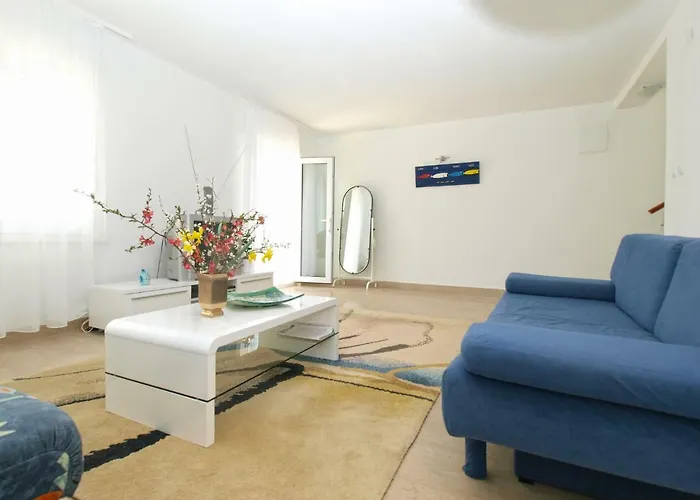 House Vinkuran 1823 펜션 풀라