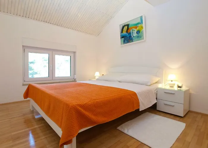 펜션 House Vinkuran 1823