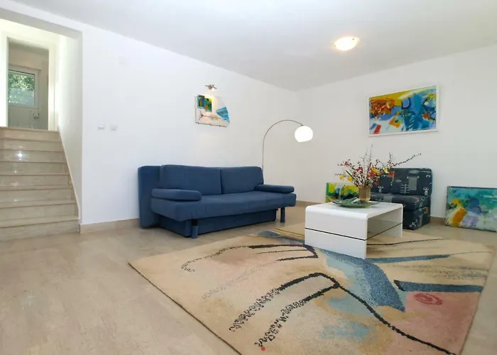 House Vinkuran 1823 * 풀라