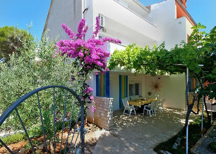 House Vinkuran 1823 * 풀라