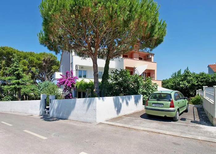 House Vinkuran 1823 펜션 풀라