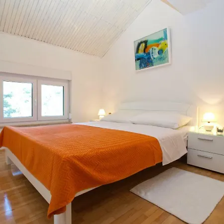 Holiday home House Vinkuran 1823