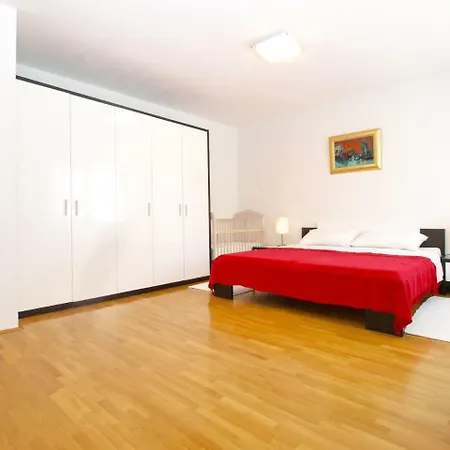 House Vinkuran 1823 Holiday home Pula