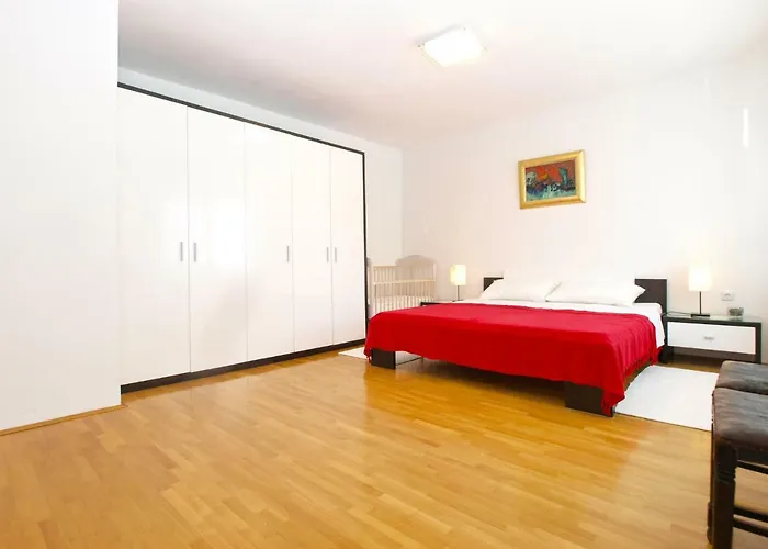 House Vinkuran 1823 Feriehus Pula